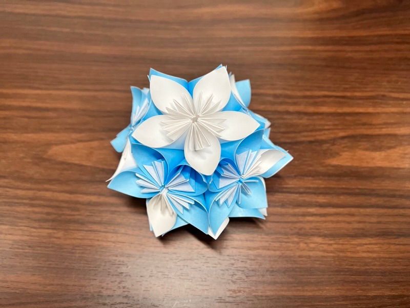折り紙のくす玉（花）
