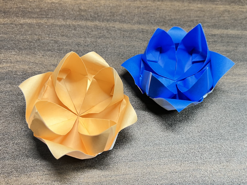 折り紙の蓮の花（立体な作り方）