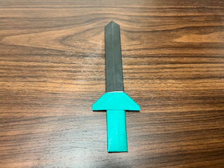 折り紙の剣（剣身と柄と鞘）