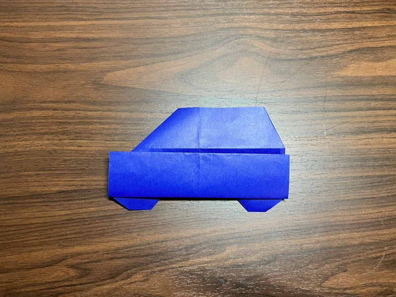 折り紙の平面な車
