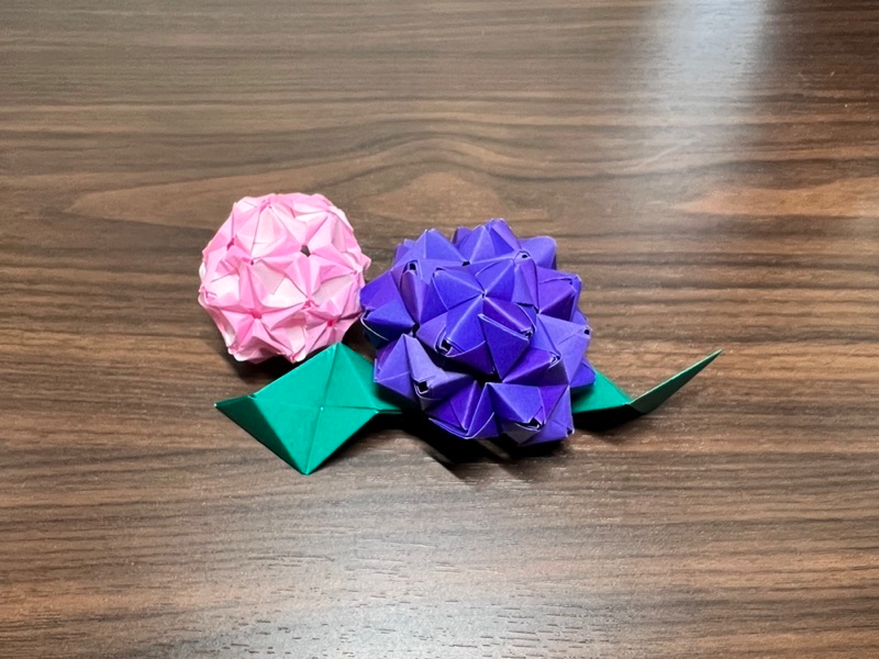 折り紙のくす玉（花・紫陽花）